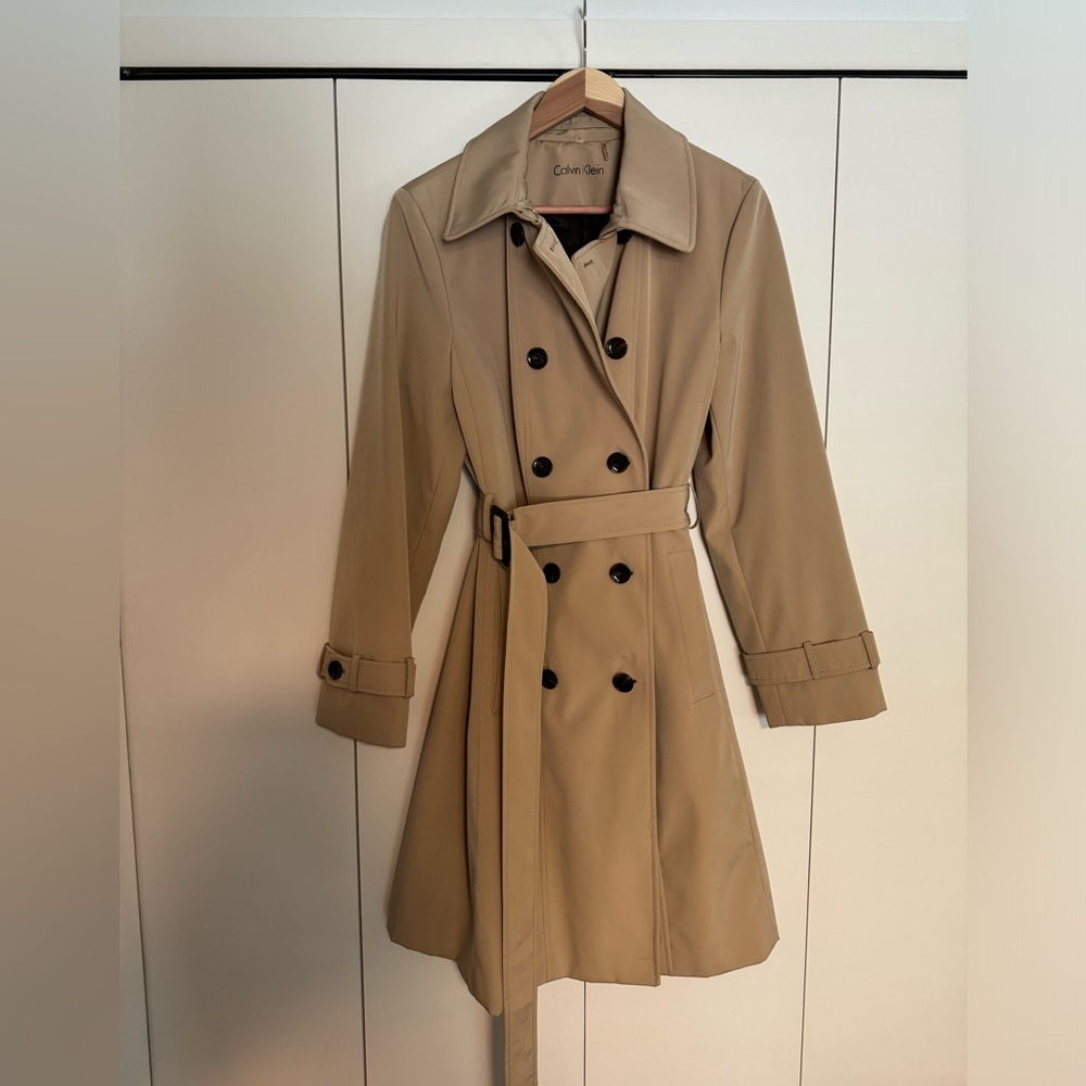 EUC Calvin Klein trench sz L